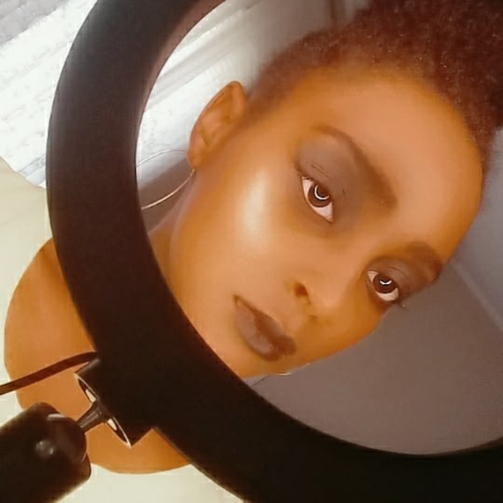 Meet your Posher, Cameryn